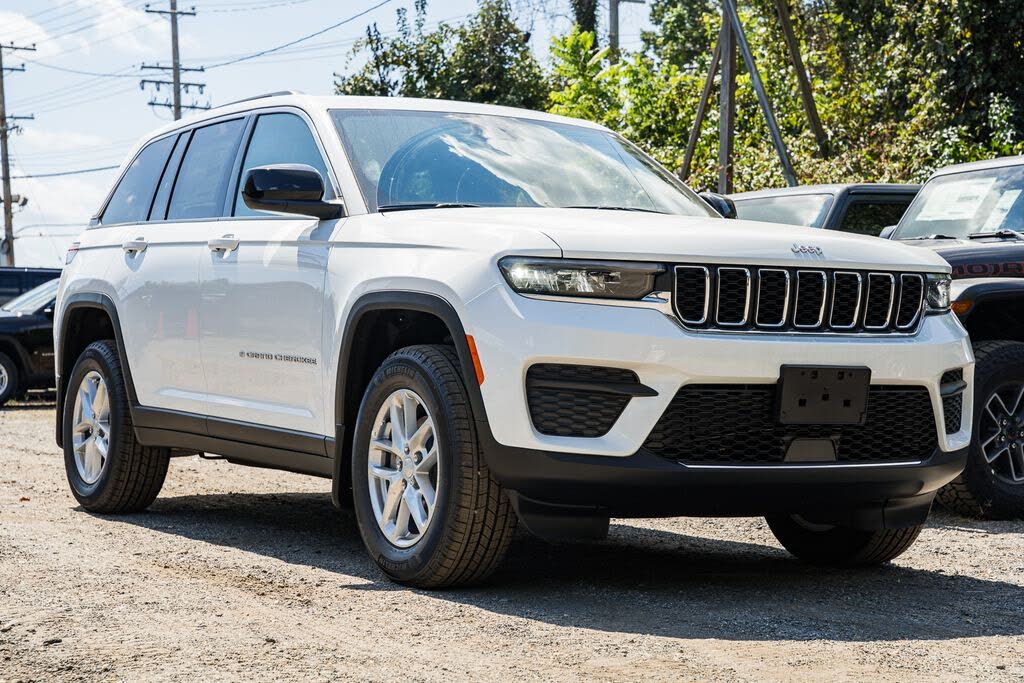 2025 Jeep Grand Cherokee L Laredo 4WD
