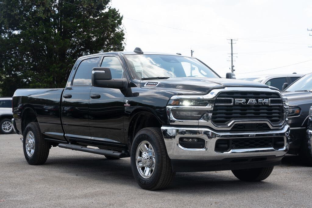 2025 RAM 2500 Tradesman Crew Cab LB 4WD