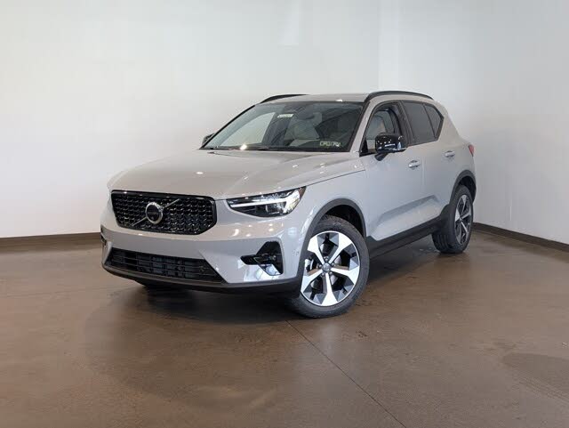 2026 Volvo XC40 B5 Plus AWD