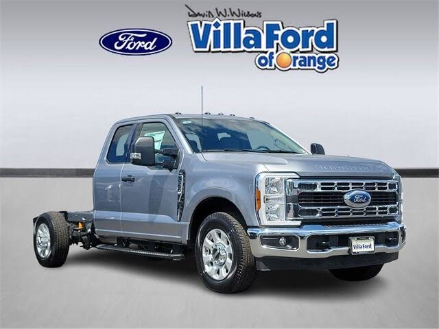 2024 Ford F-350 Super Duty Chassis XLT SuperCab RWD