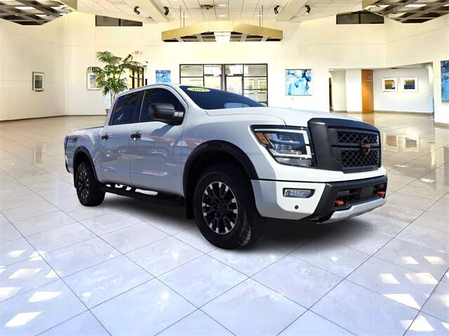 2023 Nissan Titan PRO-4X Crew Cab 4WD