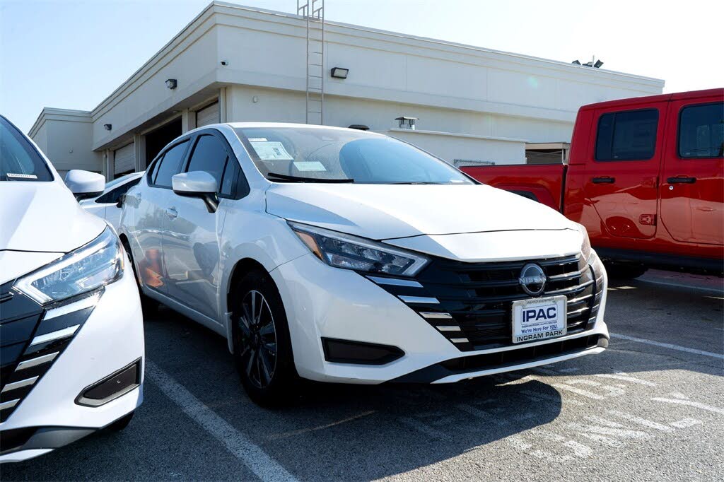 2025 Nissan Versa SV FWD