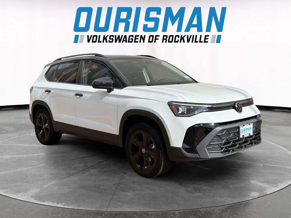 2025 Volkswagen Taos SE Black 4Motion