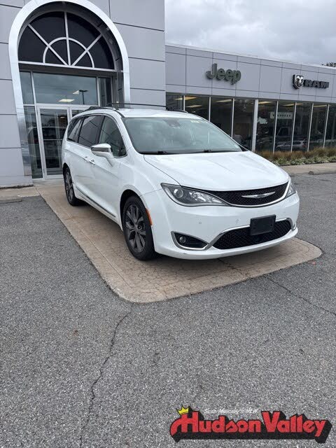 2018 Chrysler Pacifica Limited FWD