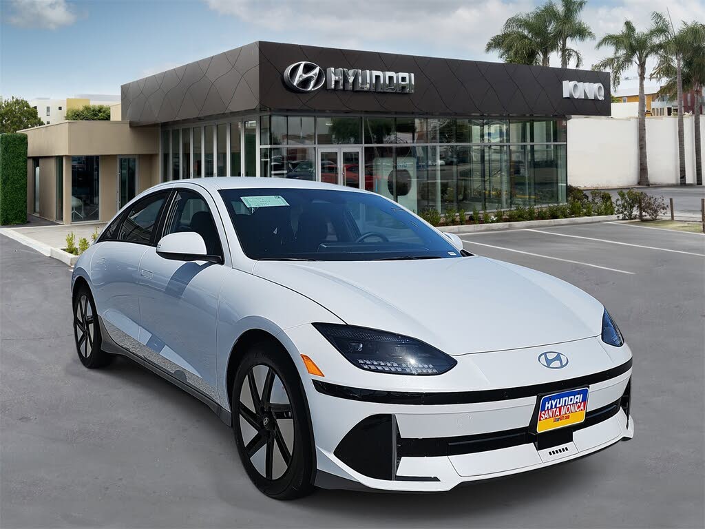 2025 Hyundai Ioniq 6 SE RWD