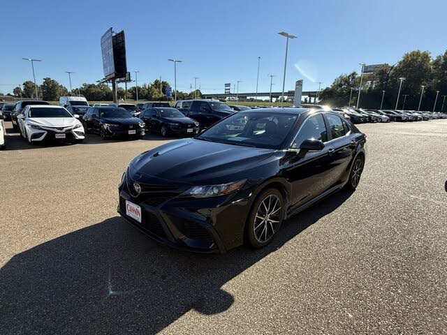 2024 Toyota Camry SE FWD