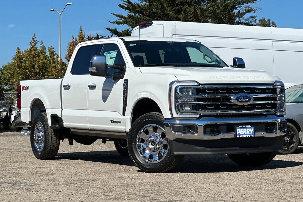 2026 Ford F-350 Super Duty Lariat Crew Cab 4WD