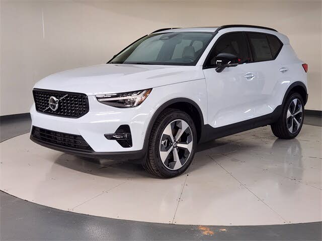 2026 Volvo XC40 B5 Plus AWD