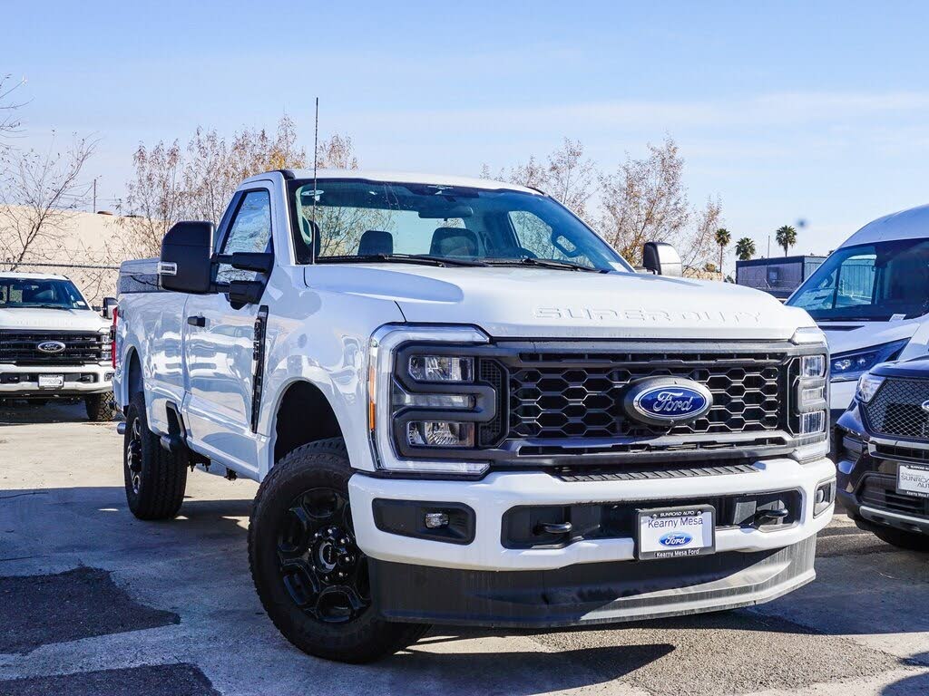 2023 Ford F-350 Super Duty XL LB 4WD