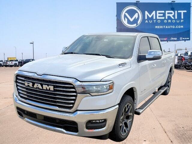 2025 RAM 1500 Laramie Crew Cab 4WD