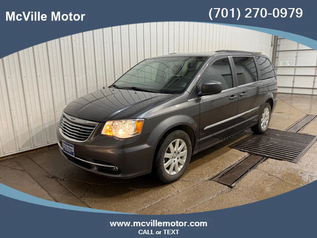 2016 Chrysler Town & Country Touring FWD
