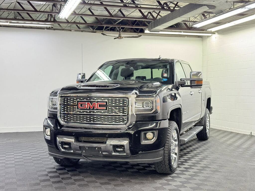 2018 GMC Sierra 2500HD Denali Crew Cab SB 4WD
