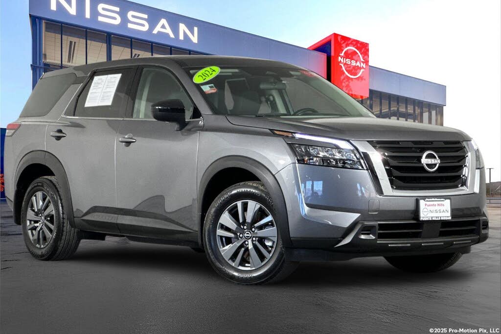2024 Nissan Pathfinder S FWD