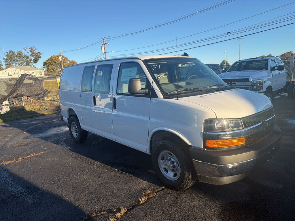 2025 Chevrolet Express Cargo 2500 RWD