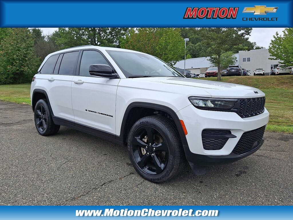 2023 Jeep Grand Cherokee Altitude 4WD