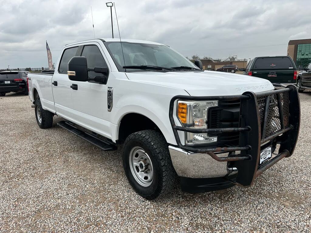 2017 Ford F-250 Super Duty XL Crew Cab 4WD