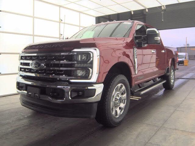 2025 Ford F-250 Super Duty Lariat Crew Cab 4WD