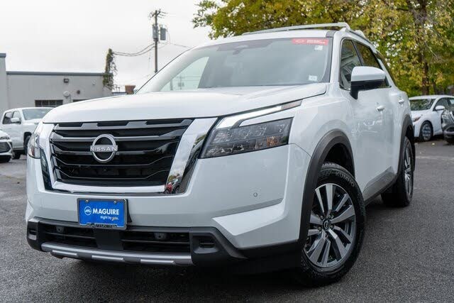 2025 Nissan Pathfinder SL 4WD