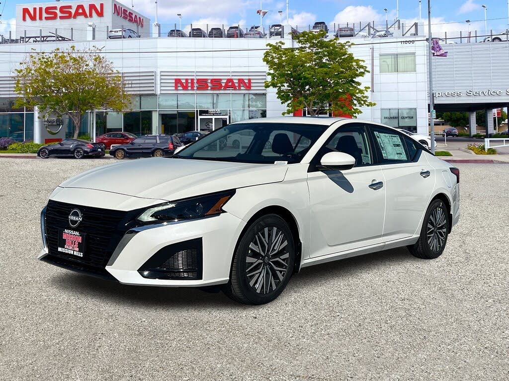 2025 Nissan Altima 2.5 SV FWD