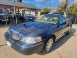 Lincoln Town Car Signature Limited