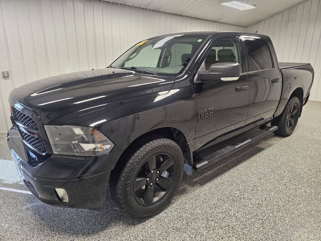 2019 RAM 1500 Classic SLT Crew Cab 4WD