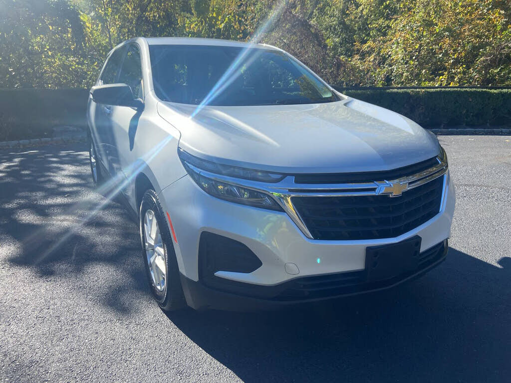 2022 Chevrolet Equinox LS AWD with 1FL