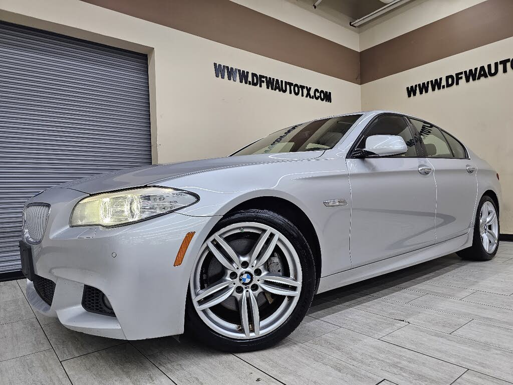 2013 BMW 5 Series 550i Sedan RWD