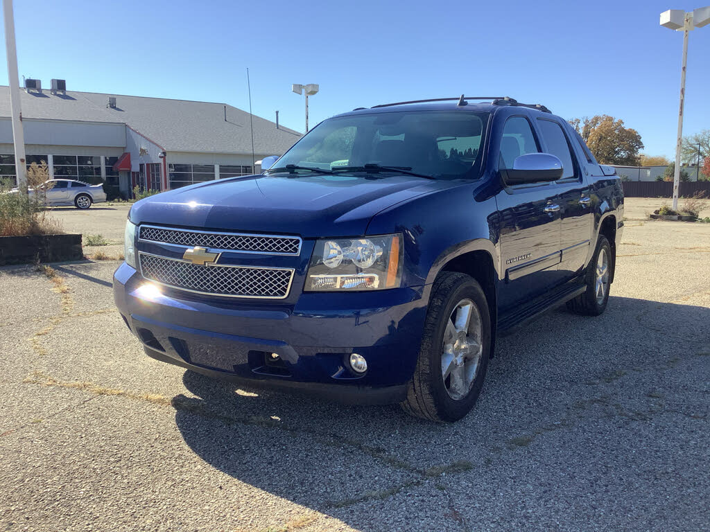 2013 Chevrolet Avalanche LS Black Diamond Edition 4WD