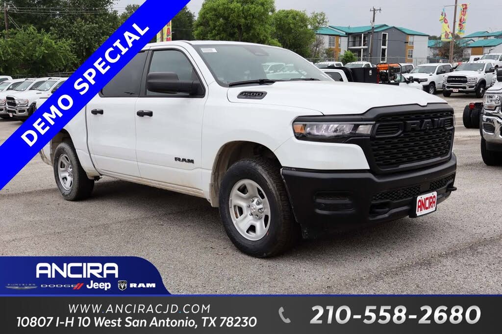 2025 RAM 1500 Tradesman Crew Cab 4WD