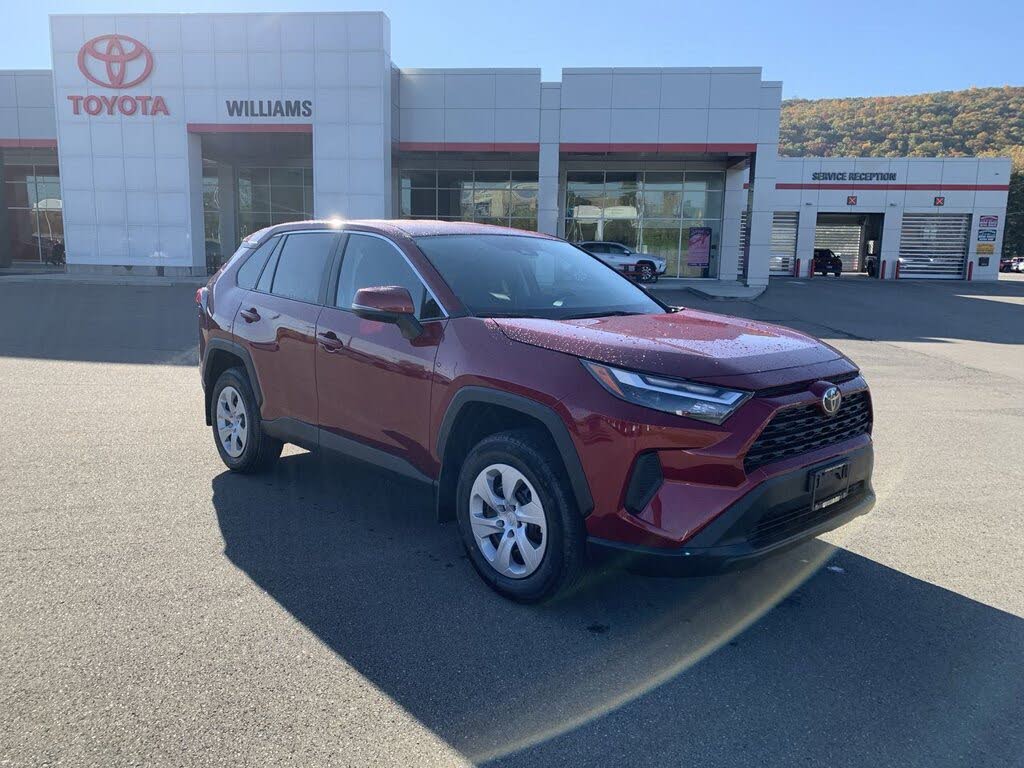 2025 Toyota RAV4 LE AWD