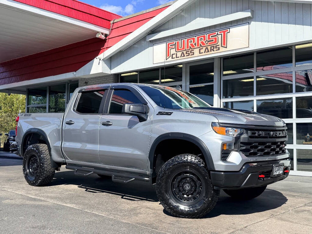 2024 Chevrolet Silverado 1500 Custom Trail Boss Crew Cab 4WD