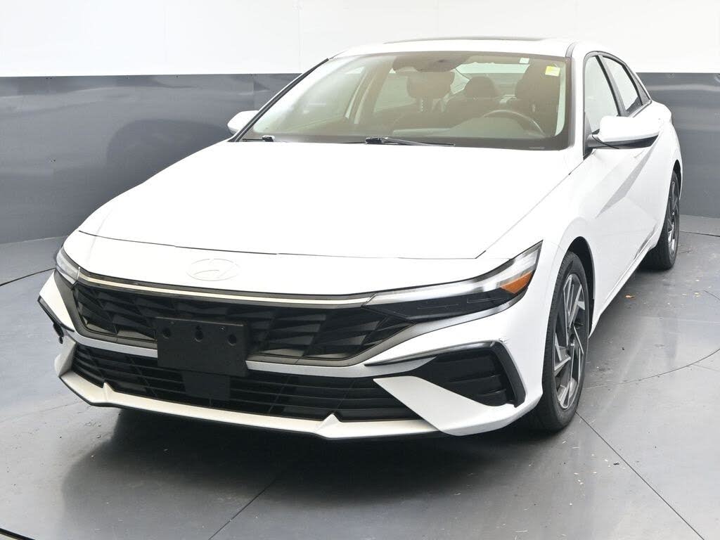 2025 Hyundai Elantra SEL Convenience FWD