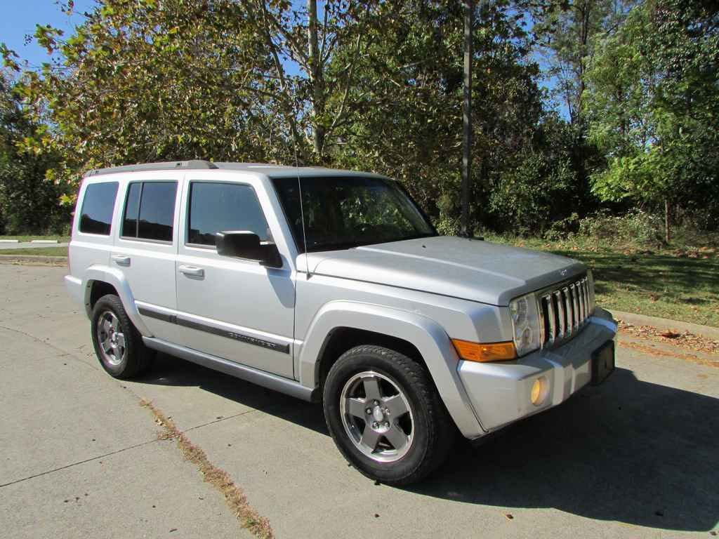 2008 Jeep Commander Sport 4WD