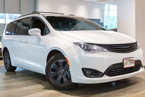 Chrysler Pacifica Hybrid Touring Plus FWD