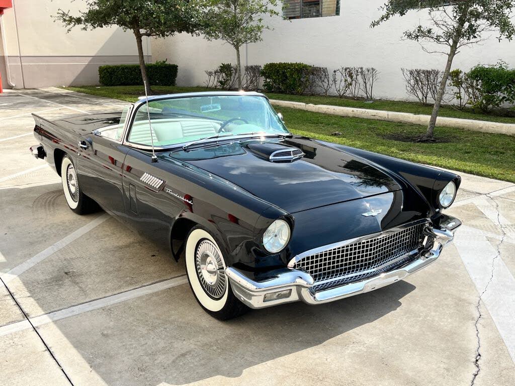 1957 Ford Thunderbird