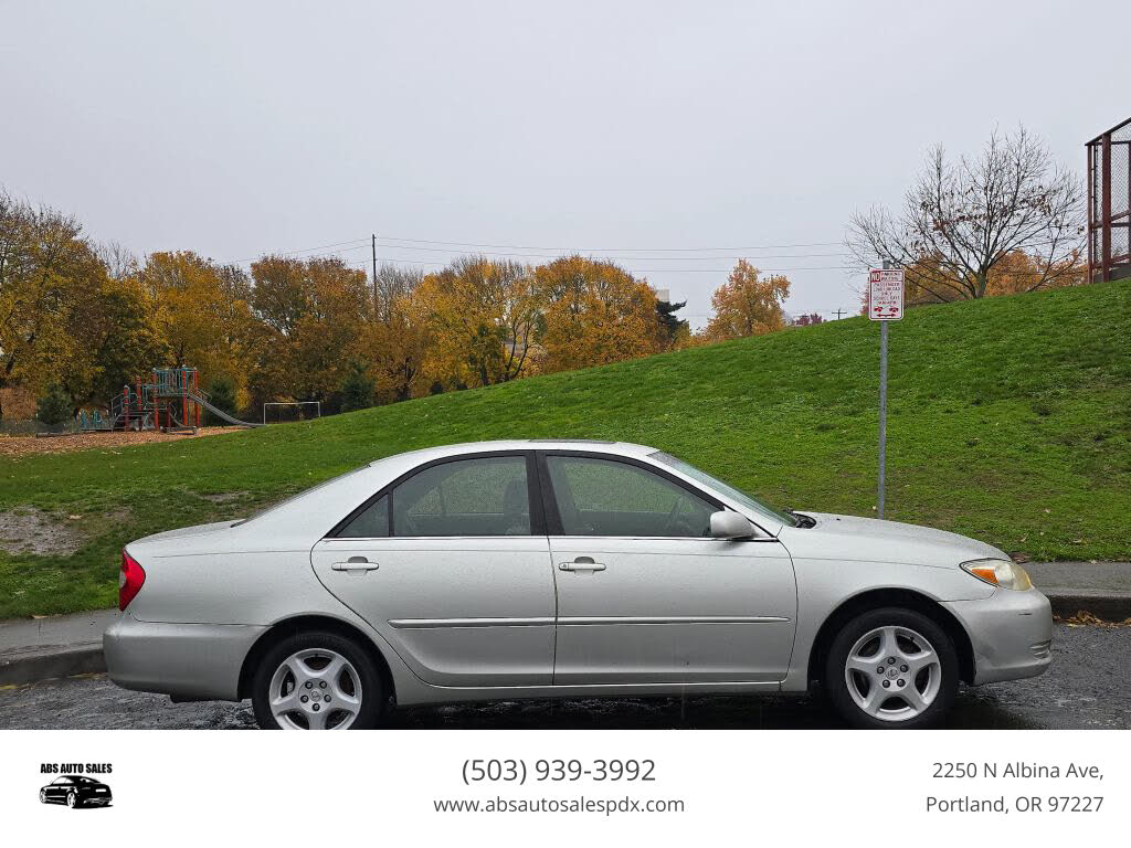 2004 Toyota Camry LE FWD