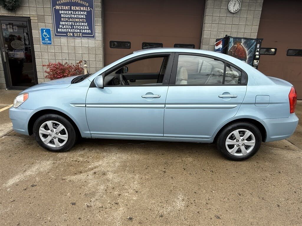 2010 Hyundai Accent GLS Sedan FWD