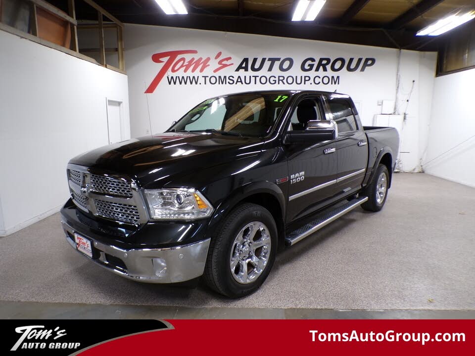 2017 RAM 1500 Laramie Crew Cab 4WD