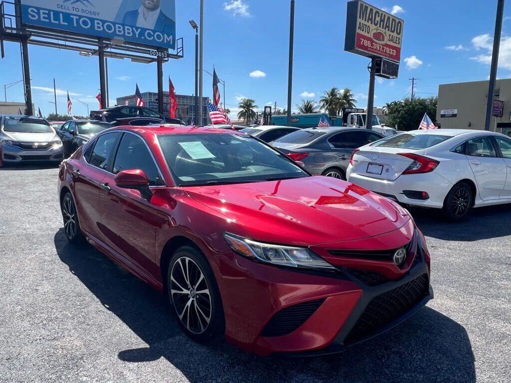 2019 Toyota Camry SE FWD