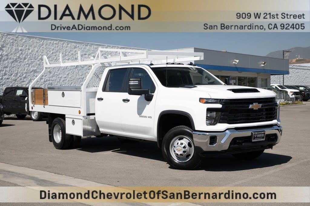 2025 Chevrolet Silverado 3500HD Chassis Work Truck Crew Cab RWD