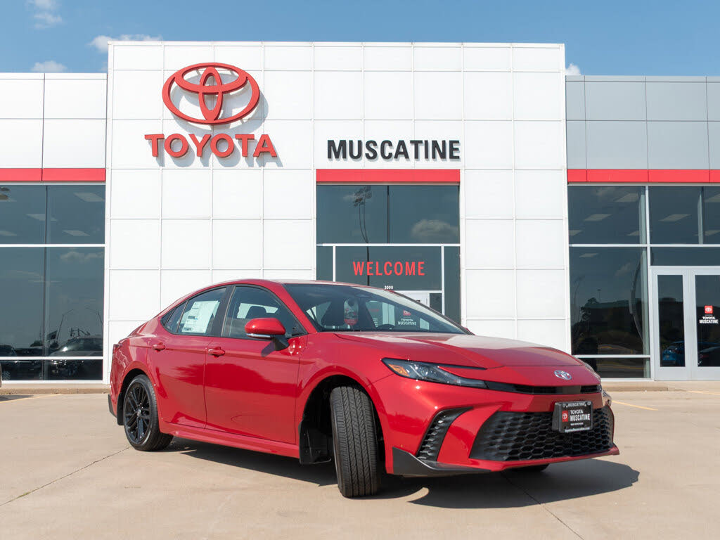 2025 Toyota Camry SE FWD