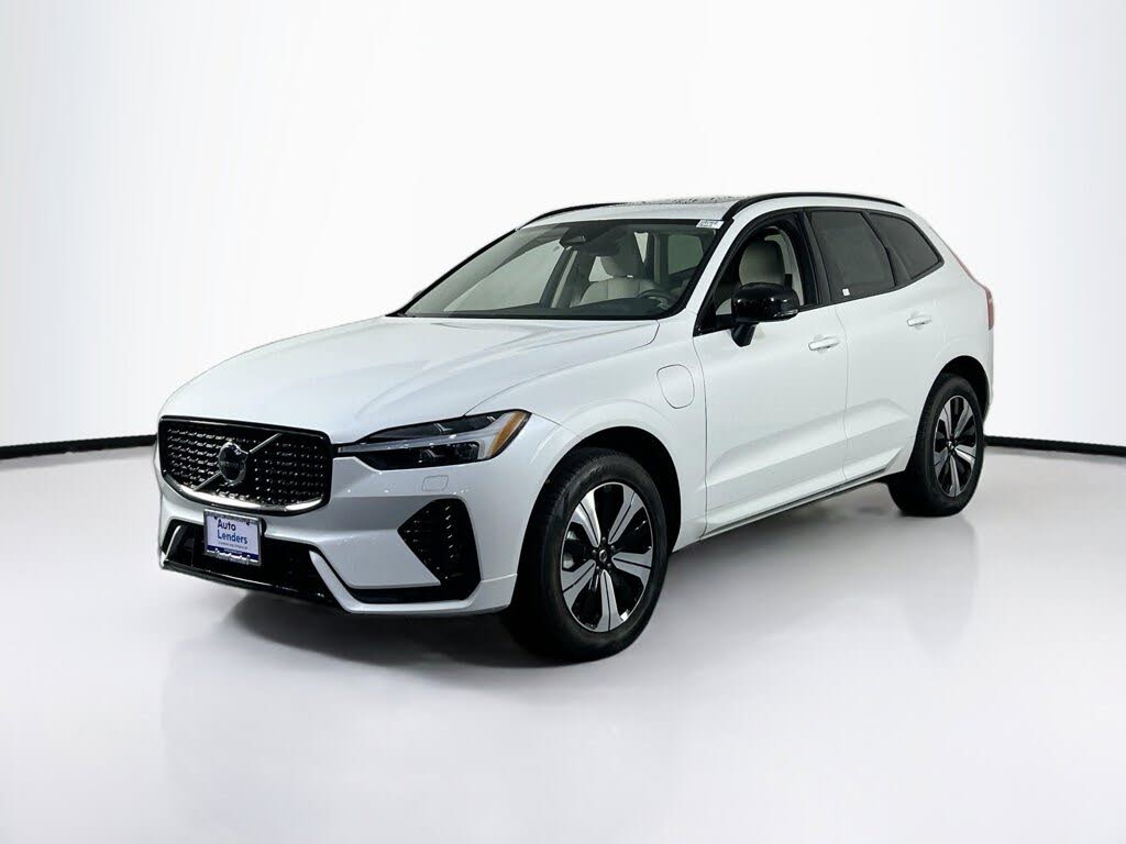 2025 Volvo XC60 Recharge T8 Core Dark Theme eAWD
