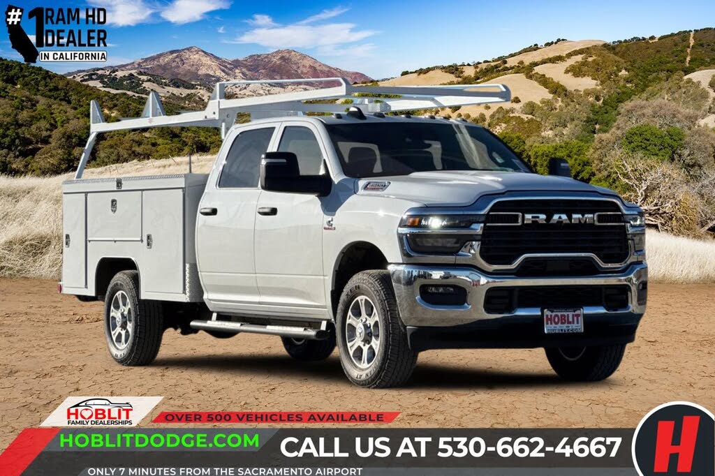 2026 RAM 3500 Chassis Tradesman Crew Cab LB 4WD