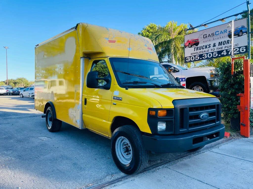 2013 Ford E-Series Chassis E-350 Super Duty 138 Cutaway RWD