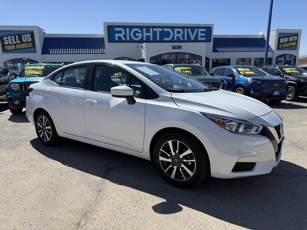 2022 Nissan Versa SV FWD