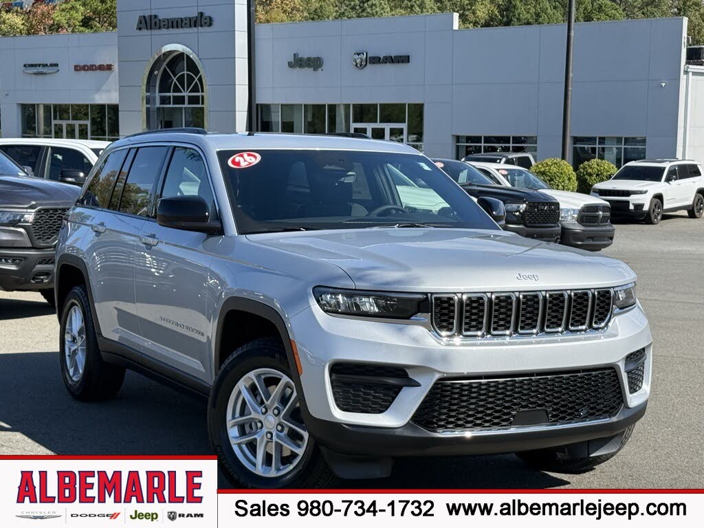 2025 Jeep Grand Cherokee Laredo X 4WD