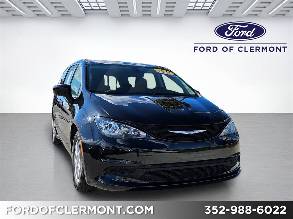 2022 Chrysler Voyager LX FWD