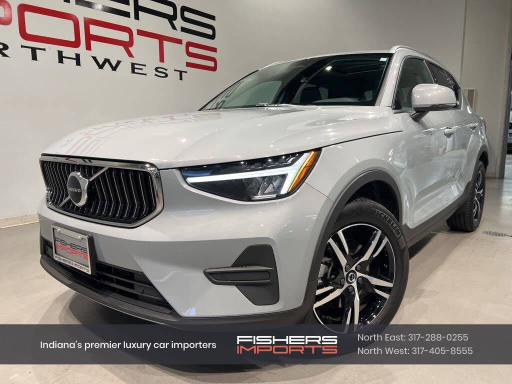 2025 Volvo XC40 B5 Core Bright Theme AWD