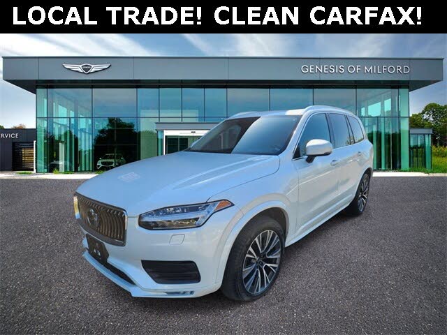 2022 Volvo XC90 T6 Momentum 7-Passenger AWD