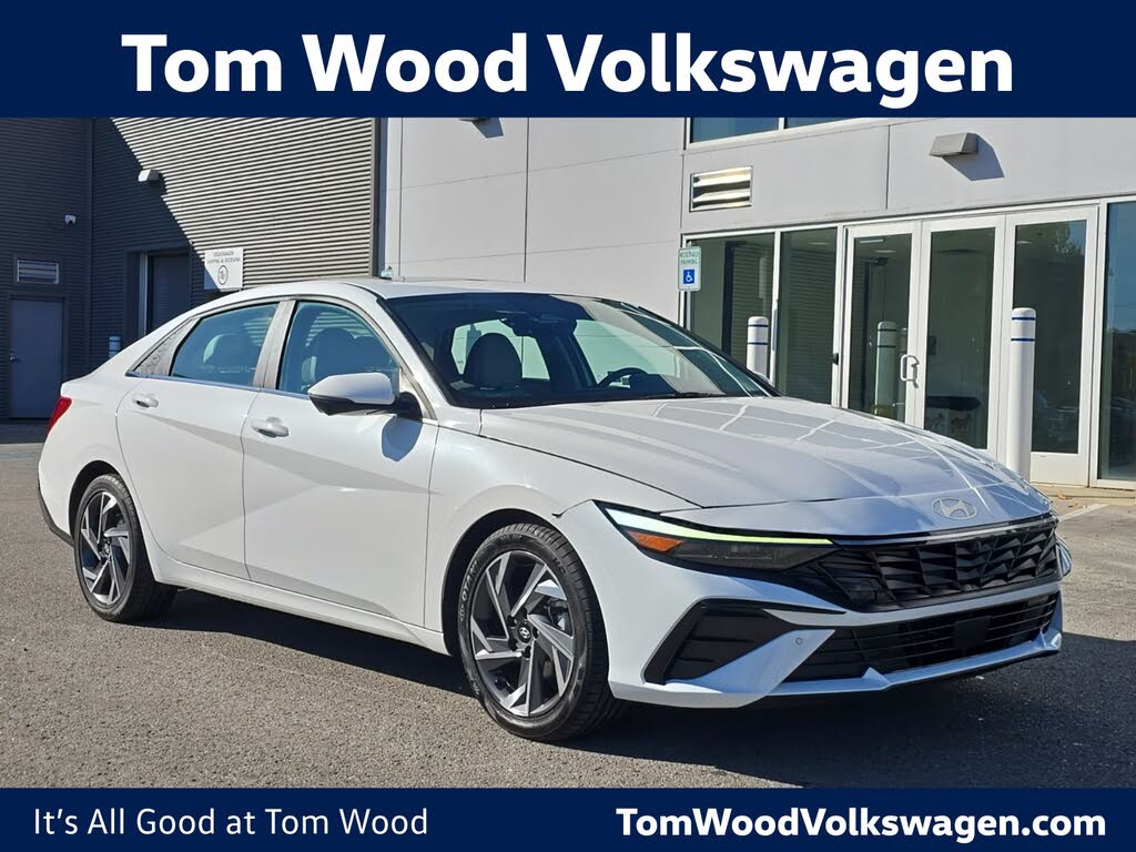 2024 Hyundai Elantra Limited FWD